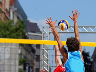 ¿A que altura debe estar la red de Voleibol?