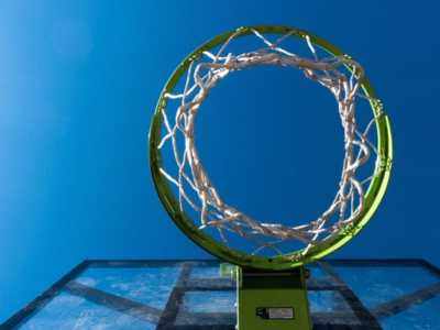 ¿De que esta hecha la red de baloncesto?